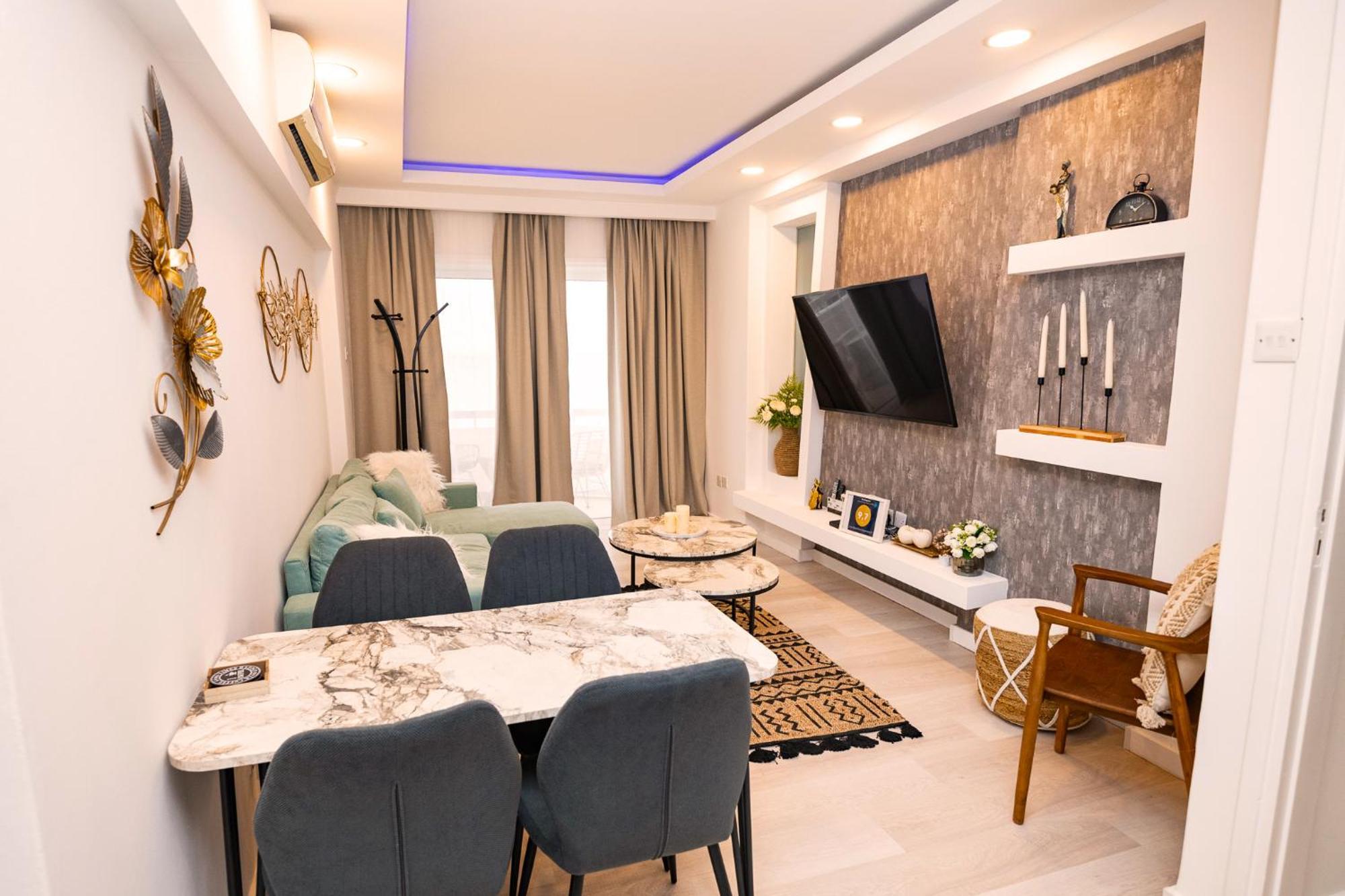 Lazuli Sea View Beachfront Ap 21 라르나카 외부 사진