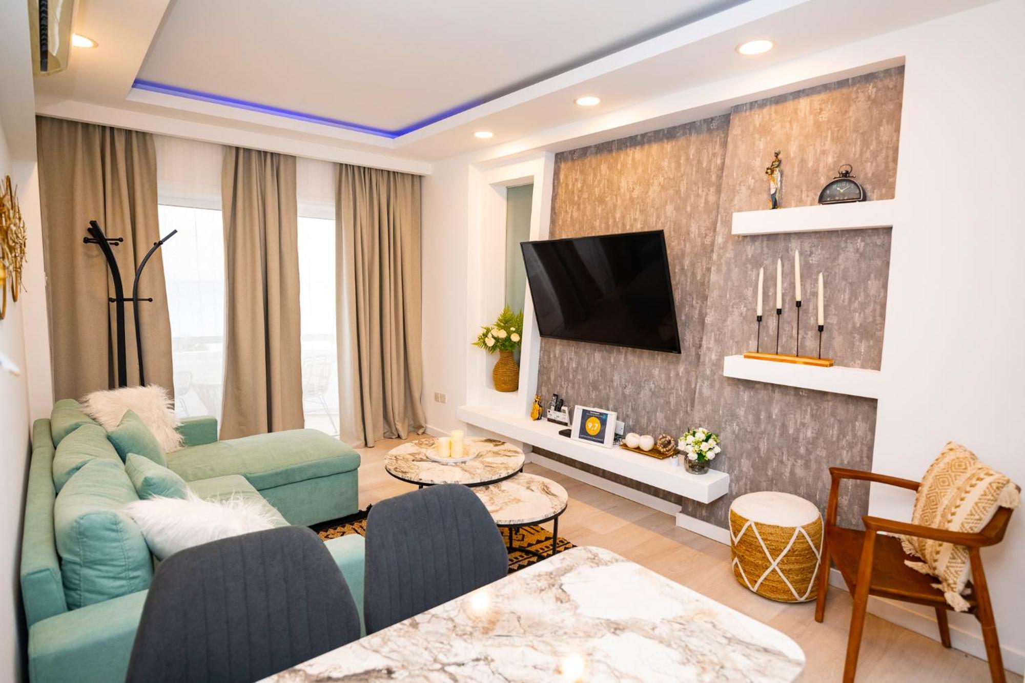 Lazuli Sea View Beachfront Ap 21 라르나카 외부 사진