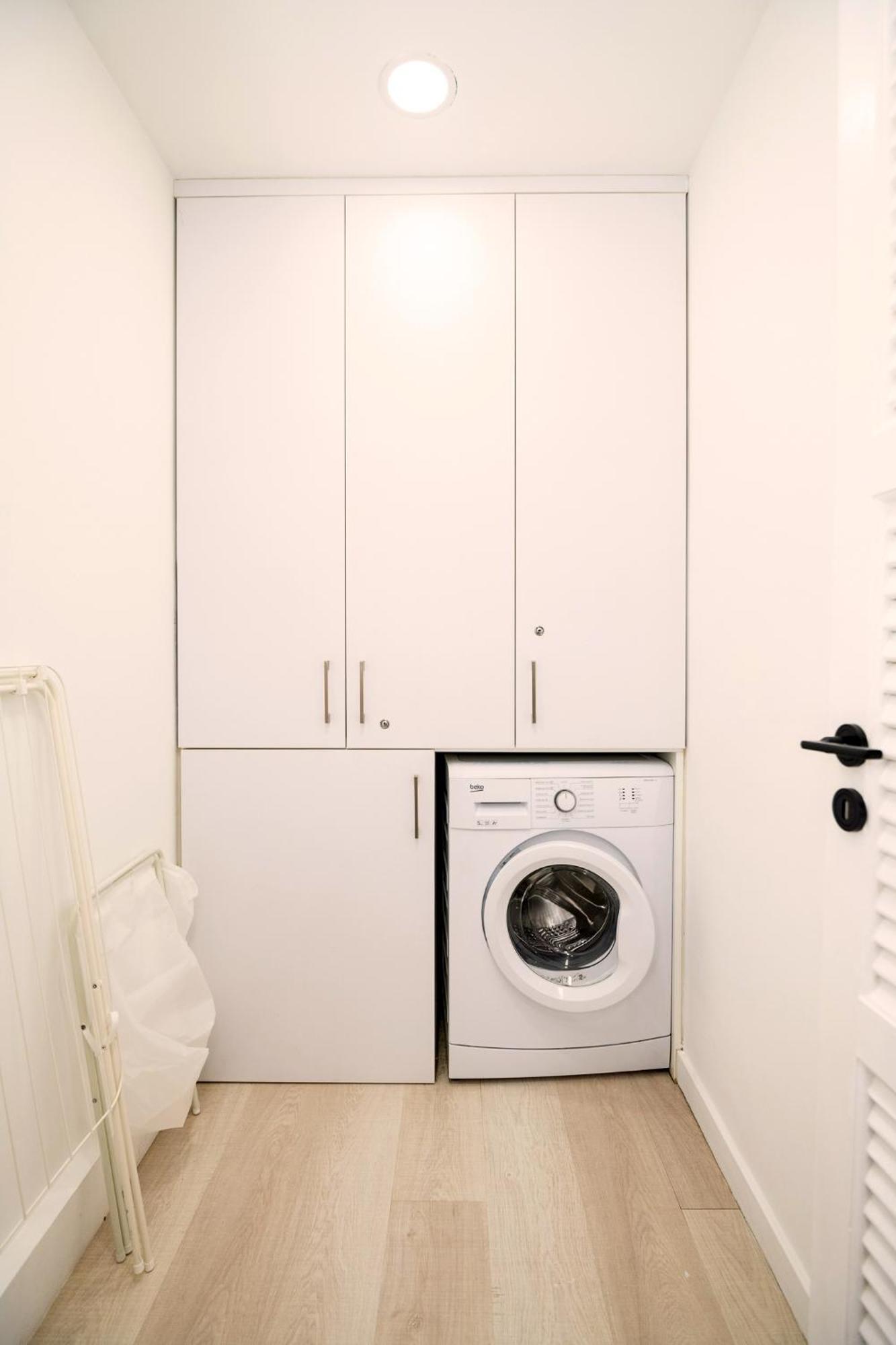 Lazuli Sea View Beachfront Ap 21 라르나카 외부 사진